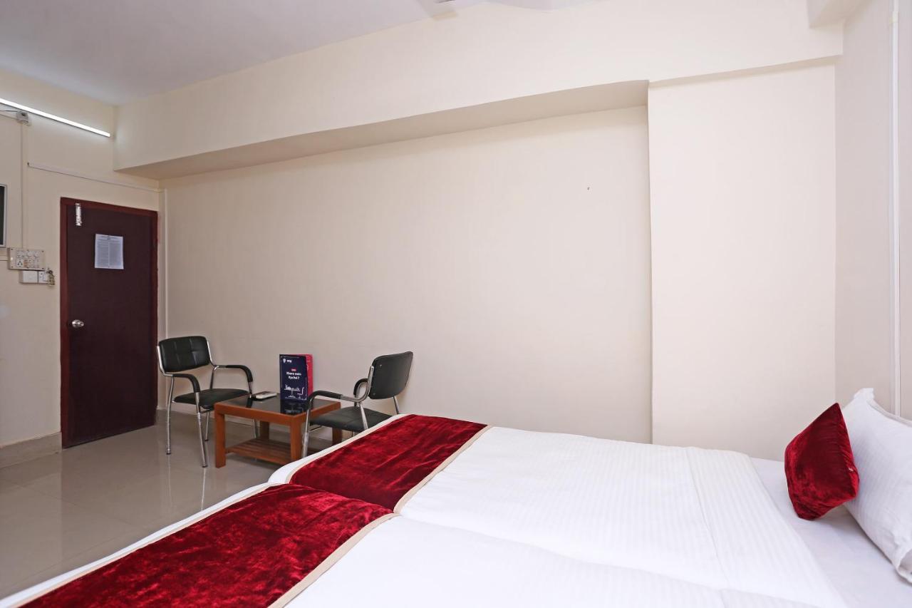 Oyo 9562 Hotel Upasana Palace Guwahati Bagian luar foto